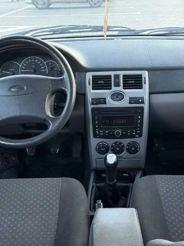 Лада приора ваз 2170 2012 год выпуска. автомобиль в отличном состояние! 2 хозяина за всю историю эксплуатация. авто без дтп, автотека зеленая. техника на 5++ двс 1.6 16v, клапана не гнет, гидрокомпенсаторы не стучат, масло не расходует. новые свечи, катушки, ремень грм с роликами. коробка без нареканий!ходовая часть отличная, стойки ss20 comfort. кузов без гнили. днище, стаканы, лонжероны, пороги все целое! комплектация:эур, рабочий кондиционер,2 стеклоподъемника, подогрев зеркал, водительская подушка безопасности, abs. все сервисные книжки +3 ключа юридически чистый автомобиль. любой вид переоформления за автомобиль не стыдно цена 365.000 рублей. торг реальному покупателю у капота донецк +79495097888 - фотография - 9