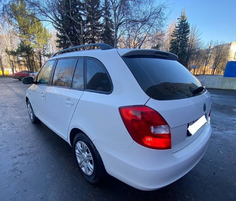 Продам skoda fabia, 2011г. в двигатель 1.4 коробка механика кузов оцинкованный комплектация хорошая: есть гур, кондиционер(рабочий), микролифт передних сидений, серво руль, руль на вылет, стеклоподъёмники, электро зеркала, подогрев зеркал и заднего стекла, подогрев сидений, абс, бортовой компьютер, два ключа. двигатель, коробка, ходовая без нареканий. машина без вложений сел и поехал едет отлично. резина 2 комплекта на дисках цена 715 т. р торг —————————— +79496338655 на этом номере телеграмм звоните пишите в любое время продажа от собственника - фотография - 6