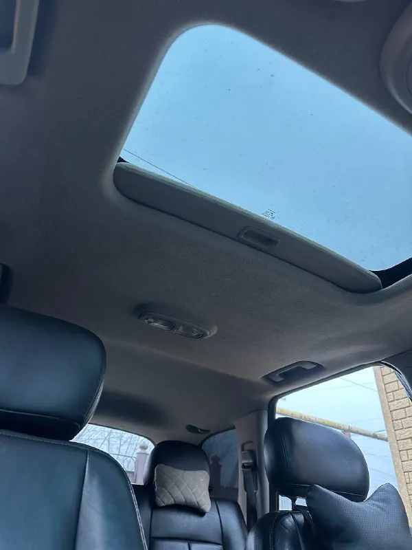 Продам настоящего американца- chevrolet trailblazer, 2007 г. в. объём двигателя 4.2/ 295 л. с. автомат. в максимальной редкой комплектации ltz с люком, датчик света, датчик дождя, память сидений, круиз контроль. carplay. розетки, обогрев сидений с возможностью отдельного обогрева спинки сиденья, заводское прицепное, имеется сервисная книжка. туманки - линзы 200км назад заменил все фильтра масла резина новая а/т все сезонка, приобретена месяц назад люк не течёт климат 3-х зонный, холодит, что руки отмерзают газ не стоял все что должно работать, работает. автомобиль не новый, имеются следы эксплуатации. отличная альтернатива прадо и паджеро, но с более приятной ценой. документы в порядке, переоформление по дкп или мрэо цена 900.000 торг у капота с реальным адекватеным покупателем. готов выслушать ваши предложения. можно на обмен. находится в г. макеевка тел. +79494030429 📲 tg: @zyranooov 📞 звоните: +7(949)4030429 - фотография - 7