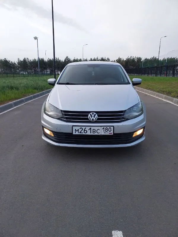 Продам поло 2017года mpi 110лс 6 ступенчатый автомат 166 000 пробега машина в идеальном состоянии, п... - фотография