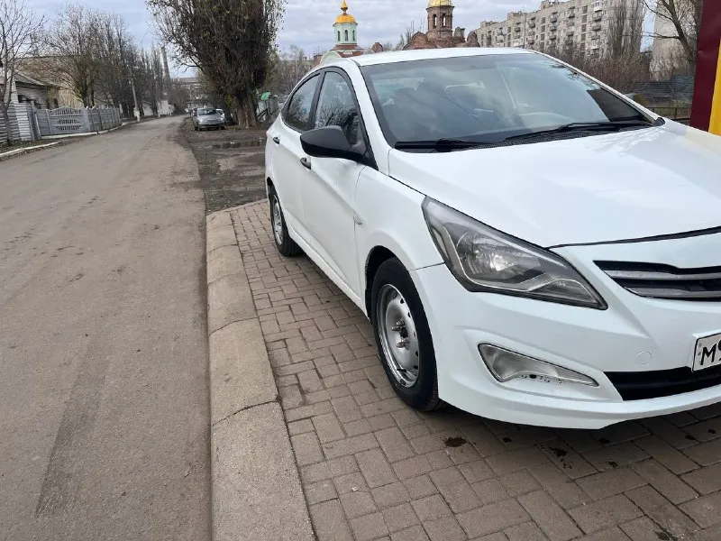 🚗 hyundai солярис год: 2015 тип кпп: механическая 5x ступка дополнительно: на полном ходу, по технике все хорошо, масло не ест, не дымит, ручник держит, все передачи включаются четко, не выбивает. поменяна цепь грм, шруза. стоит газ вписаны в птс. я хозяин, полное переоформление. все вопросы по телефону. тел +79494986459 денис 💶 цена: 600.000₽ + торг у машины 📞 звоните: +7(949)4986459 - фотография - 6