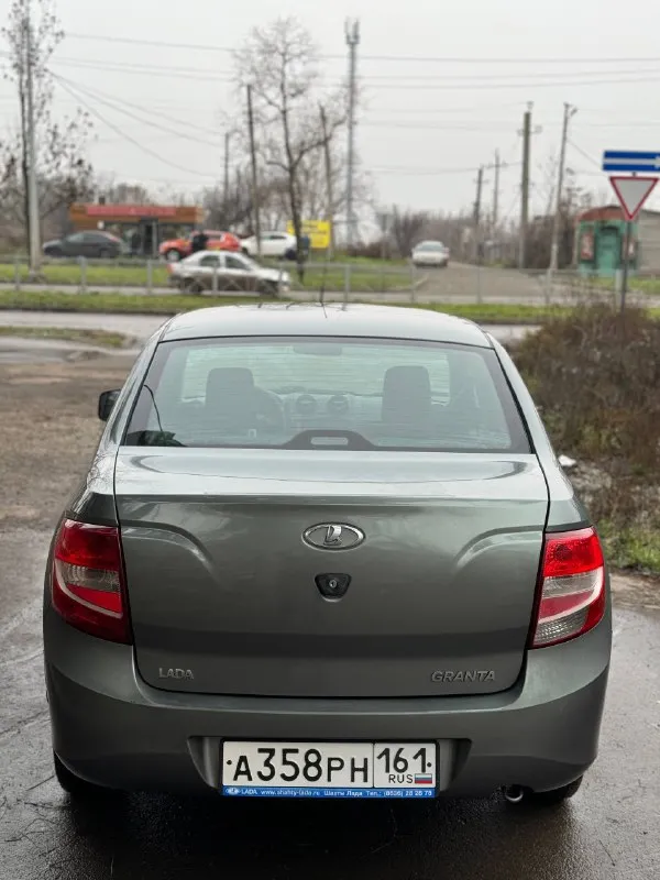 Lada granta цена - 458.000₽ город - мариуполь год выпуска - 2013 пробег - 80.000 км топливо - бензин модификация- 1.6 кпп - механика собственник - да +79497368266 автомобиль в идеальном состоянии! с оригинальным пробегом 100% полностью обслужен, вложений не требует не каких техника вся на отлично. весной было сделано большое то кузов в отличном состоянии! авто местное не пригон. документы абсолютно чистые доп. инфо. по телефону. abs✅ кондер✅ эл. подъемники✅ подушки безопасности✅ усилитель руля✅ сигнализация star line✅ - фотография - 6