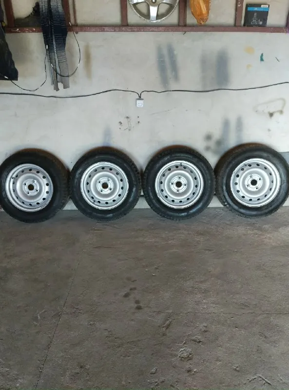 Продам chevrolet эпика 2006 г. двигатель 2.0 л. 6 целиндров мкпп 5 ст. пробег 285 000 т. км. состояние хорошее, ни гнили ни рыжыеов нет. мотор коробка электрика без нареканий. установлено гбо, вписано. зима на штампах, лето новое 7000 проехало. одним словом сел поехал. на любые вопросы отвечу при звонке или возле авто. цена 715 000₽. торг. иловайск. +79497980918. 📞 звоните: +7(949)7980918 - фотография - 5