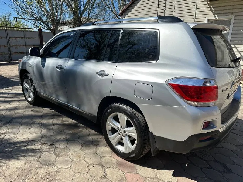 Цена 2150000 торг ️продам toyota highlander 3.5 бензин (280 л. с.) полный привод.2011год.7 мест. про... - фотография