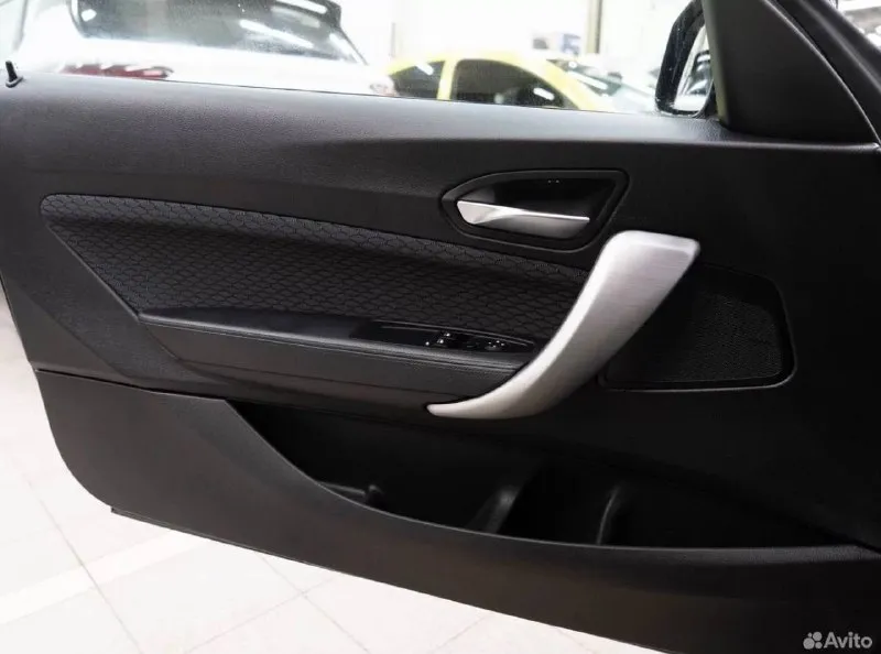 Продам свой личный автомобиль 2017г в отличном состоянии. машина пригнана из германии (не биток из грузии) и прошла 170000 по немецким дорогам, сейчас пробег 240000. коробка автомат, в м-пакете 224 л. с. я в россии второй владелец. своевременное обслуживание в профессиональном сервисе бмв, салон ухожен, в машине не курили!!! машина ухоженная все обслужено, ничего делать не надо. новая зимняя резина. два комплекта ключей, сервисная книжка. обмен не интересует. цена: 2350000 +7 (949) 322-01-25 +79882535659 ватсап, торг у капота. 📲 tg: q q 📞 звоните: +7(949)3220125 - фотография - 10