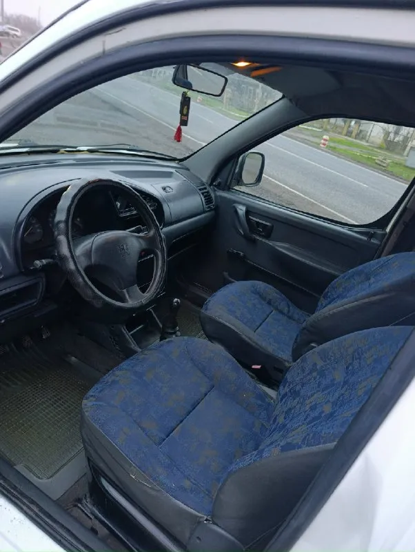 Продам пирожка peugeot партнер(пассажир). в очень достойном состоянии. 2000г. в. гур. с самым надёжным и простейшим двигателем-1.9дизель(с расходом 5-6л. ) состояние на фото. резина зимняя, новая. по документам я собственник. цена 400т. р территориально г. комсомольское +79493273754 📞 звоните: +7(949)3273754 - фотография - 6