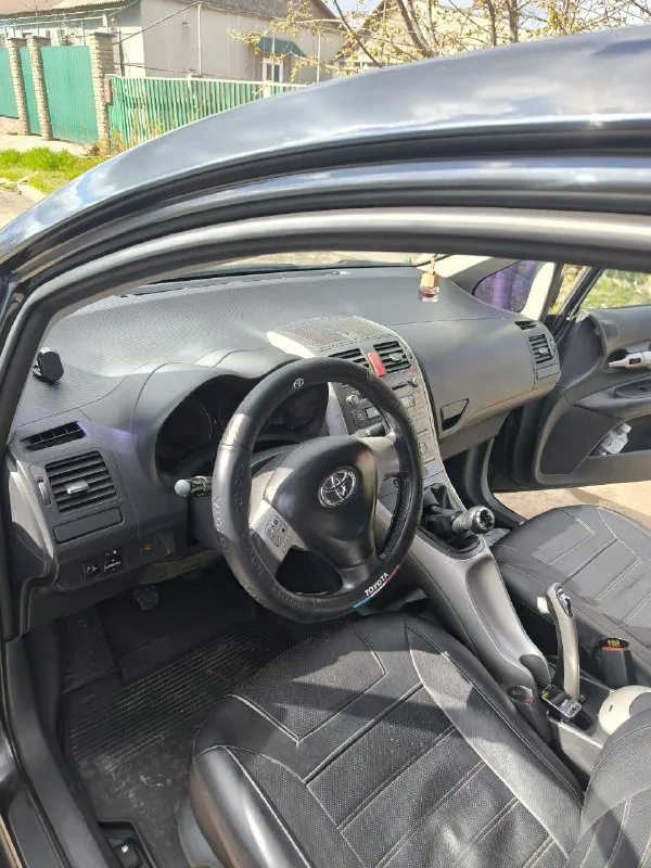 Продам toyota auris 1.6 mt. 2008 г. в. в хорошем техническом состоянии. пробег 232 000. реальный. ! !!. в 2024 г. сделано большое то ходовой части, поменяна рулевая рейка, тормозные диски, заправлен кондиционер. и.т. п. в серьёзных дтп не участвовал. цена 580000 т. р. мариуполь. +79493766820 - фотография - 6