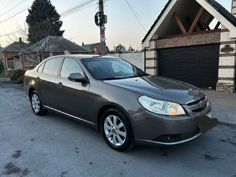 Продам шевролет эпику 2010 год 2.л полноценный автомат пробег 142 000 реальный подтвержденный автотекой машина в идеальном состоянии без единого дтп вся автотека зеленая все стекла заводские машина без рыжиков без ржавчины выглядит достойно двигатель коробка хадовая вся в идеальном состоянии машина без вложений по электрике работает абсолютно все каждая кнопка в том числе климат остальная информация по телефону цена 770 +79494932503 +79034705067 - фотография - 2