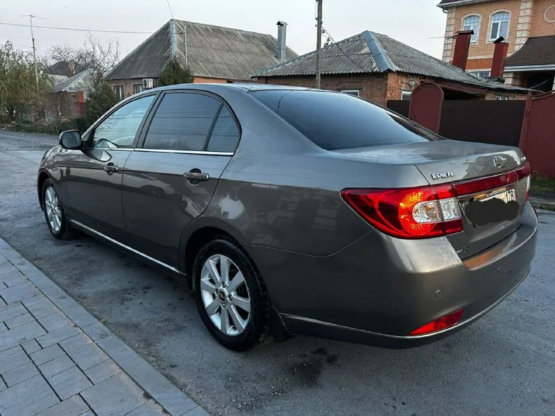 Продам шевролет эпику 2010 год 2.л полноценный автомат пробег 142 000 реальный подтвержденный автотекой машина в идеальном состоянии без единого дтп вся автотека зеленая все стекла заводские машина без рыжиков без ржавчины выглядит достойно двигатель коробка хадовая вся в идеальном состоянии машина без вложений по электрике работает абсолютно все каждая кнопка в том числе климат остальная информация по телефону цена 770 +79494932503 +79034705067 - фотография - 3