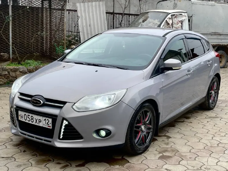 Продам ford focus 3 год выпуска 2011 эксплуатация с 2012 у автомобиля была бережная эксплуатация кор... - фотография