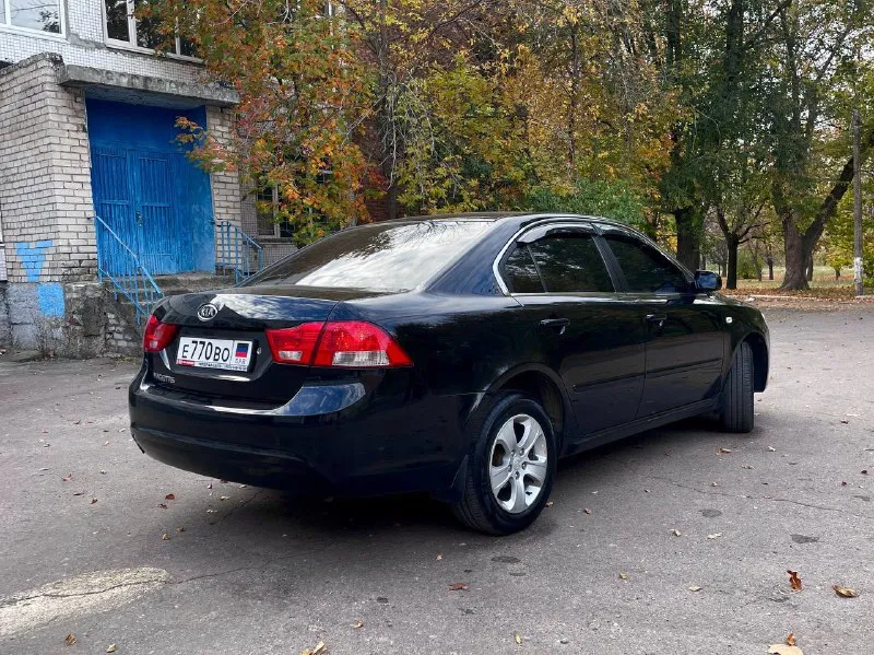Kia magentis ii, рестайлинг, 2.0 л. Бензин, 164 л. С. Акпп, 2008 г. В.
Пробег 212 тыс. Км. , приобретался в автосалоне г. Донецка, я второй владелец с 2013 г.
Регистрация уже рф(фото сделано до, поэтому номера днр).
В дтп не участвовал, все стекла родные.
Своевременное обслуживание, вложений не требует, проводился качественный ремонт порогов, задних арок. Эксплуатировалась бережно, гаражное хранение, салон чистый ухоженный, доп. Шумовиброизоляция, увеличен клиренс, установлены проставки.
Двигатель без задиров, не дымит, катализатор на месте, не прошивалась. Установлено гбо евро-4, зарегистрировано.
Надежный 4 ст. Автомат, работает идеально.
Гур, электропакет, 4 эл. Стеклоподъемника, электропривод зеркал, климат контроль, мультируль, мультимедиа bluetooth usb aux, датчик света, сигнализация с автозапуском.
Заводские литые диски r16, включая запаску, два комплекта покрышек зима/лето, летние новые, зимние минимальный износ.
Просмотр г. Донецк, любые проверки на сто.
Цена 950 000 р.
+79498776094 - фотография - 4