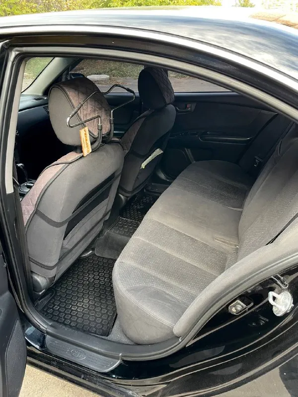Kia magentis ii, рестайлинг, 2.0 л. Бензин, 164 л. С. Акпп, 2008 г. В.
Пробег 212 тыс. Км. , приобретался в автосалоне г. Донецка, я второй владелец с 2013 г.
Регистрация уже рф(фото сделано до, поэтому номера днр).
В дтп не участвовал, все стекла родные.
Своевременное обслуживание, вложений не требует, проводился качественный ремонт порогов, задних арок. Эксплуатировалась бережно, гаражное хранение, салон чистый ухоженный, доп. Шумовиброизоляция, увеличен клиренс, установлены проставки.
Двигатель без задиров, не дымит, катализатор на месте, не прошивалась. Установлено гбо евро-4, зарегистрировано.
Надежный 4 ст. Автомат, работает идеально.
Гур, электропакет, 4 эл. Стеклоподъемника, электропривод зеркал, климат контроль, мультируль, мультимедиа bluetooth usb aux, датчик света, сигнализация с автозапуском.
Заводские литые диски r16, включая запаску, два комплекта покрышек зима/лето, летние новые, зимние минимальный износ.
Просмотр г. Донецк, любые проверки на сто.
Цена 950 000 р.
+79498776094 - фотография - 9