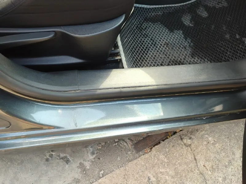 Продаю рeugeot 207sw цена 540 т. руб. торг в отличном состоянии!🚙 я владелец. •пробег 239 тыс. км. родной. 📈 •2007 года выпуска. •пятидверный универсал. •двигатель 1,6 •расход топлива - 5 - 7 л. на 100км. •коробка - механика •двигатель работает отлично. на 217 тысяч км был сделан капитальный ремонт двигателя •скоростя переключаются отлично •по ходовой вопросов нет. •кузов оцинкованный, рыжиков, гнили нет от слова "совсем", в родном окрасе. •стекла все родные, включая лобовое. 🛞есть комплект зимней резины дорогой 💺комплектация: •гидроусилитель руля. •зеркала с подогревом и электроприводом. •авс. •электростеклоподъемники. °панорамная крыша •двухзоный климат контроль. печка работает отлично •салон опрятный, не затëрт. ☑автомобиль полностью обслужен. на данный момент никаких вложений не требуется. ухоженная машинка. состояние на отлично. продажа с полным переоформлением в мрэо. 🗺машина находится в торезе 💵цена 540 т. руб. тогр 📞 +7 949 526 07 27 максим 📞 звоните: +7(949)5260727 - фотография - 4