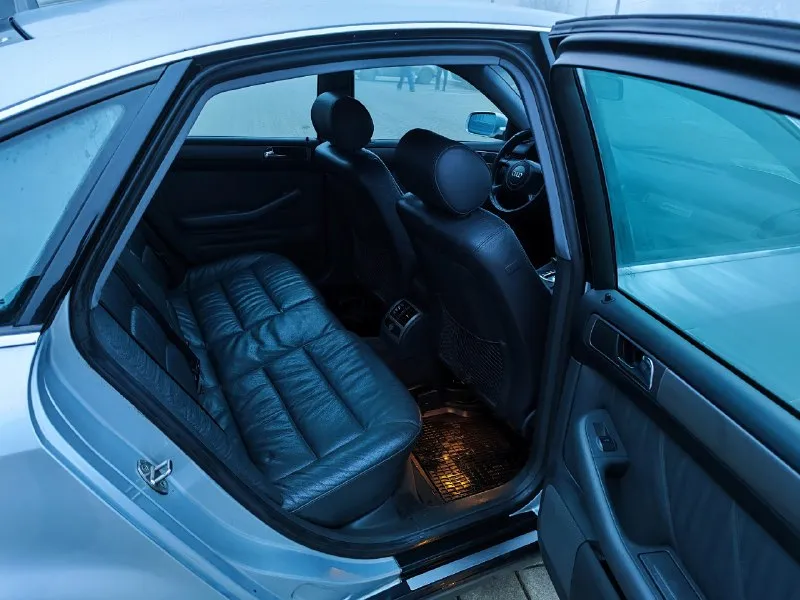 Продам автомобиль audi a6 c5 год выпуска 1999 2.4l коробка автомат автомобиль в хорошем состоянии мотор работает без нареканий коробка передач без нареканий едет бодро ходовая часть вся новая без посторонних шумов и стуков чистый ухоженный салон комплектация кожаный салон 4 стеклоподъёмника двух зонный климат-контроль кондиционер подогрев сидений все работает в штатном режиме осмотр город донецк цена 380.000 все остальные вопросы по телефону +79498174656 +79494380952 есть ещё whatsapp и telegram постоянный днр учет 📞 звоните: +7(949)8174656 - фотография - 10