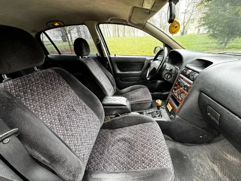 В продаже opel astra g 2000 года выпуска 🔥 цена 295.000 ₽, торг быстрому покупателю! 🔥 автомобиль на моторе 1.6 16v. работает отлично, не троит и не дымит. коробка механика, никаких проблем нет. передачи не выбивает. ходовая обслужена. по кузову есть жизненные моменты. салон в отличном состоянии! новая зимняя резина! автомобиль пригнан из германии. пробег 250.000 км. сервисные книги. хорошая комплектация: мультируль, 4 стеклоподъемника, кондиционер, деревянные вставки в салоне, 6 подушек безопасности. по документам полный порядок осмотр центр донецка 🔥 цена 295.000 ₽, торг быстрому покупателю! 🔥 ☎️ +7 (949) 628-72-17 📞 звоните: +7(949)6287217 - фотография - 8