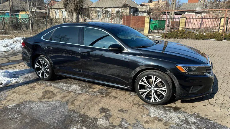 Volkswagen passat в 8, sel, двс 2.0 т (максимальная комплектация), 2020 г. в., пробег 46 000 км. . бесключевой доступ, автозапуск с ключа, автопарковка, адаптивный круиз контроль, система предотвращения выезда из полосы движения, система адаптивного освещения дороги, динамическое освещение поворотов, автоматический дальний свет, датчики света, дождя, система мониторинга «слепых зон», система контроля давления в шинах, помощь при выезде из парковки, система предотвращения столкновения с функцией автоматического торможения, парктроники в круг, камера заднего вида, кожаный салон (не эко) в идеальном состоянии, люк, штатная топовая аудиосистема fender с сабом, атмосферная подсветка салона, электропривод передних сидений, память водительского кресла, трехзонный подогрев первого и второго ряда сидений, безопасность и катализатор на месте, фары в броне, лоб и передние стекла в атермальной пленке. растаможена, на постоянном учете, один владелец в рф, продажа по дкп. 79493395045 📞 звоните: +7(949)3395045 - фотография - 8