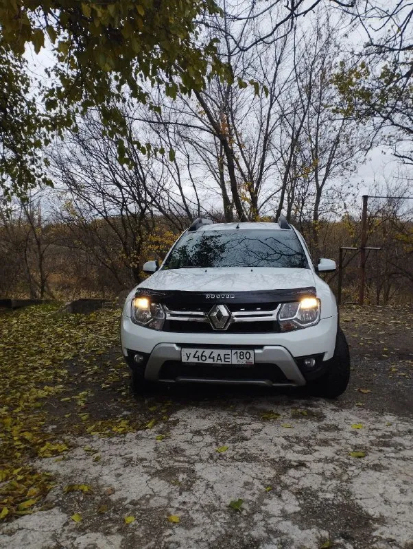 Продам рено дастер/renault duster 2017 года, 3 владельца, в хорошем состоянии, двигатель 2 литра, бензин, полный привод, механика 6-ступка, автомобиль не бит и не крашен, 191 тысяча родного пробега, все стёкла родные, никаких проблем нет, в автомобиле присутствует магнитола teyes, камера заднего вида teyes - sony матрица 4к, сигнализация с автозапуском starline, датчик температуры двигателя. сиденья в качественных чехлах, под чехлами новый салон. за машиной ухаживали, всё обслуживалось вовремя, на обслуживании не экономили. два ключа, оба ключа в чехлах, так же есть книжка по эксплуатации и сервисная книжка в которой записаны все то, за машину не стыдно. цена: 1.290₽ торг при осмотре! тел. +7 949 397-68-18 - фотография - 2