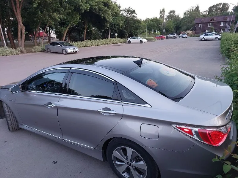 Hyundai sonata 2.4 hybrid 2012 г. пробег 240000 км. растаможена, максимальная комплектация. очень тихая. гибридная батарея работает отлично! осмотр в мариуполе. цена 1300000р. звоните +79497113092 📲 tg: @zayceva4689 📞 звоните: +7(949)7113092 - фотография - 2