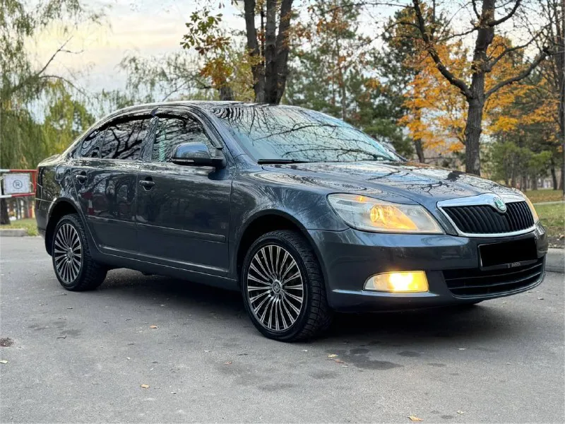 Продам : skoda octavia год выпуска 2009 пробег 200 000 км привод передний коробка автомат двигатель 1.6 бензин машина в хорошем состоянии, двигатель работает отлично не дымит, масло не расходует. коробка обычный автомат (aisin) не дергает, не пинает работает в штатном режиме. по электронной части тоже все работает. машина на мне, переоформление без проблем. цена 745 000 торг. тел:+79494582930 возможен обмен и продажа в кредит! - фотография - 2