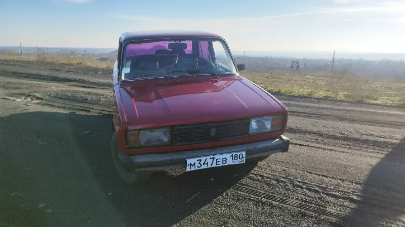 Продам ваз2105 машина живая, не гнилая! документы в порядке. мотор стоит 03-1.5 после ремонта. стары... - фотография