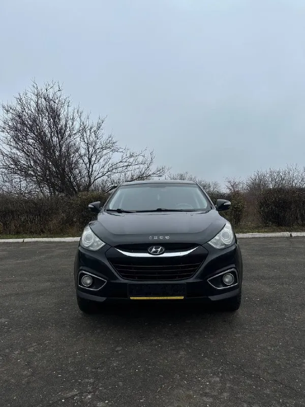 🏎 hyundai ix 35 📆 год выпуска: 2012 ⚙️ : 2.0 бензин 🕹 тип кпп: автомат 🛞 пробег: 137 тыс. км. 🖌 описание: ✅ , коробка в отличном состоянии ✅ тех. часть 🔥 ✅кузов в керамике! весь в родном окрасе! без дтп! салон состояние нового авто! зеленая автотека! комплектация: климат-контроль, 4 стеклоподъемника, мультируль, подогрев всех сидений, датчик света, датчик дождя, электрозеркала! 2 ключа! автомобиль по технической части полностью исправен, все работает в штатном режиме ! полностью обслужен! сел и поехал! любые проверки! алчевск! 💸 цена - 1.350 млн 💸 добрым покупателям торг 🥳 📲 +7 (959) 597-04-50 📞 звоните: +7(959)5970450 - фотография - 3
