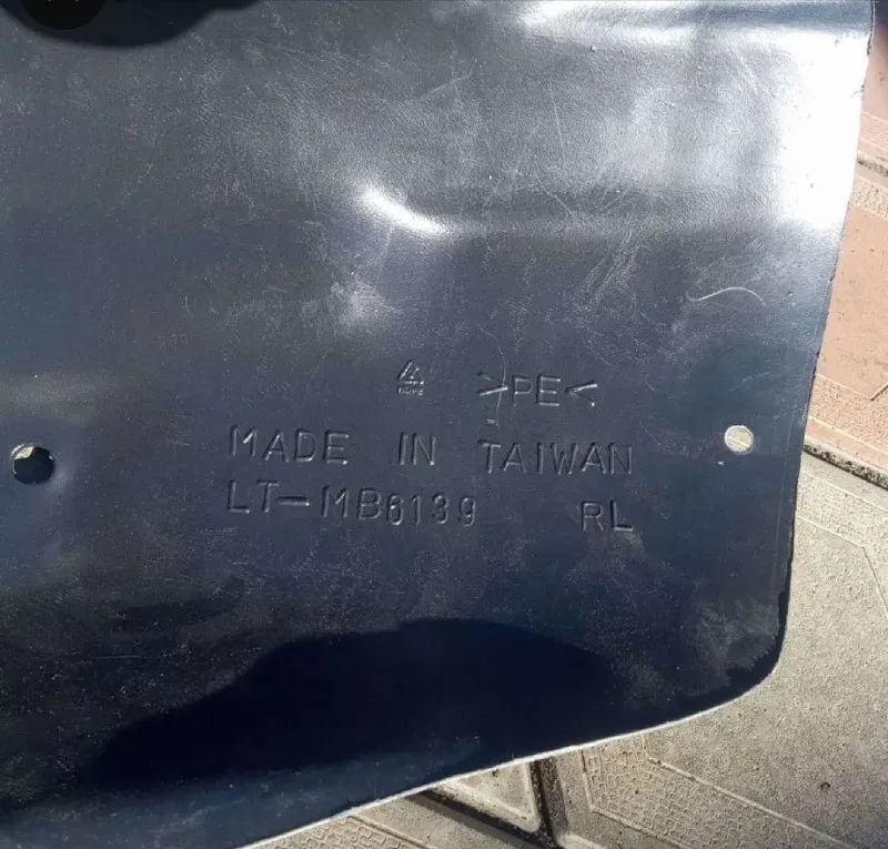 Продаются новые задние подкрылки (локеры) на мицубиси оутлендер правый и левый. подходят на модели 2015-2022 года выпуска. все на локерах отформовано согласно выштамповки на автомобиле. устанавливаются без каких либо дополнительных изменений и доработок. технологические отверстия в локерах для установки соответствуют заводским. цена 3000р. новый плафон освещения салона kia серато/ форте 2000р. +79493272200 📞 звоните: +7(949)3272200 - фотография - 4