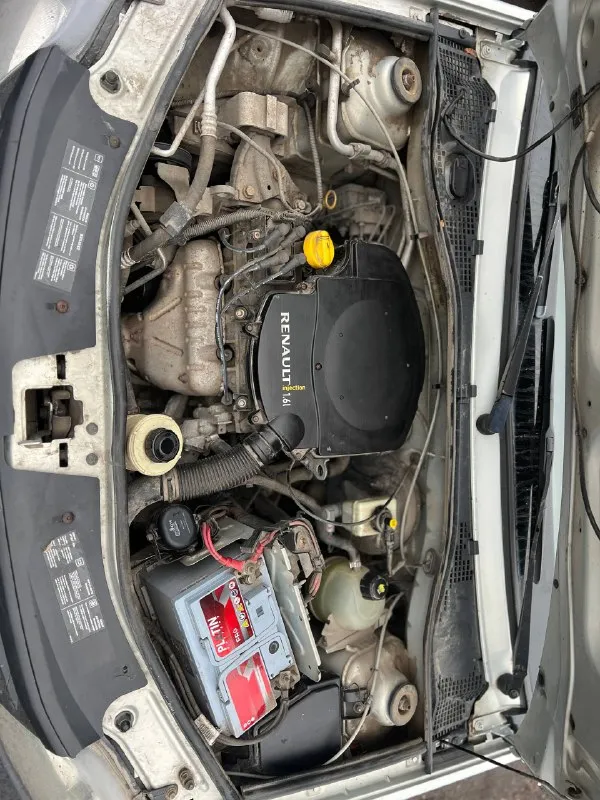 ‼️продам‼️ renault logan 🚖не из такси! 📆декабрь 2009г 🐴200.000 родного пробега ⚙️1.6 механика ♾️максимальная комплектация с пассажирской подушкой безопасности. 📑1 владелец в птс, полное переоформление, документы в порядке 🫶9 лет в одних руках ✅ без дтп, вкруг родные стекла ⚙️полностью обслужена - фотография - 6