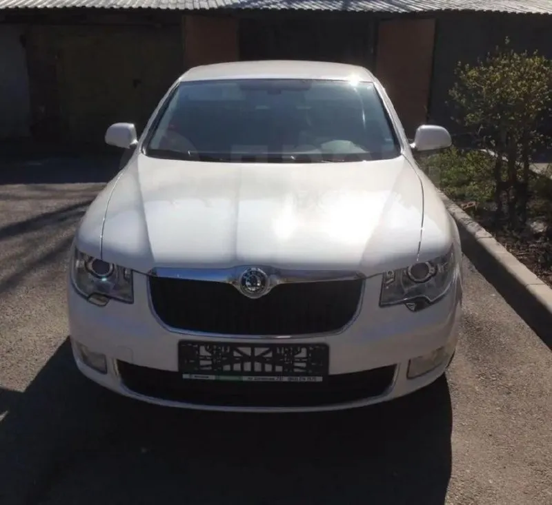 Продаю роскошный седан бизнес- класса skoda superb с пробегом 122 000 км. шестиступенчатая акпп идеа... - фотография
