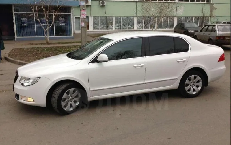Продаю роскошный седан бизнес- класса skoda superb с пробегом 122 000 км. шестиступенчатая акпп идеальное техническое состояние, гаражное хранение, чистый и уютный салон, ощущение нового авто ! в автомобиле не курили. новая акб, два комплекта колес. комплектация: - магнитола bolero с цветным жк дисплеем, мощная акустическая система, качественное звучание; - esp, включая abs+msr+asr+eds и hba + система контроля подъема в гору; - бортовой компьютер maxidot; - climatronic - двухзонный климат- контроль; - малый кожаный пакет; - наружные зеркала с обогревом и электроскладыванием; - система light assistant; - автоматически затемняющиеся боковые зеркала и зеркало заднего вида; - биксеноновые адаптивные фары afs с омывателями фар высокого давления; - многофункциональное 4- спицевое кожаное рулевое колесо с управлением радио; - задний парктроник; - круиз- контроль; - и т. д. автомобиль европейской сборки !!! готов к любым проверкам за ваш счет. цена 1 235 000₽ т. +79494168051 - фотография - 5