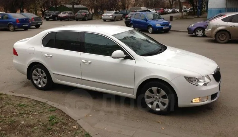 Продаю роскошный седан бизнес- класса skoda superb с пробегом 122 000 км. шестиступенчатая акпп идеальное техническое состояние, гаражное хранение, чистый и уютный салон, ощущение нового авто ! в автомобиле не курили. новая акб, два комплекта колес. комплектация: - магнитола bolero с цветным жк дисплеем, мощная акустическая система, качественное звучание; - esp, включая abs+msr+asr+eds и hba + система контроля подъема в гору; - бортовой компьютер maxidot; - climatronic - двухзонный климат- контроль; - малый кожаный пакет; - наружные зеркала с обогревом и электроскладыванием; - система light assistant; - автоматически затемняющиеся боковые зеркала и зеркало заднего вида; - биксеноновые адаптивные фары afs с омывателями фар высокого давления; - многофункциональное 4- спицевое кожаное рулевое колесо с управлением радио; - задний парктроник; - круиз- контроль; - и т. д. автомобиль европейской сборки !!! готов к любым проверкам за ваш счет. цена 1 235 000₽ т. +79494168051 - фотография - 6