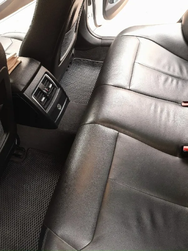 Продам автомобиль bmw 320i, двигатель 2л, турбированный, 2017г, пробег 95000, х драйв полный привод. на зимней резине, цвет белый жемчуг, капот передний бампер, крылья в бронепленке. салон и внешний вид идеал, замена масла в двигателе акпп в раздаточной коробке в переднем и заднем мостах, заменены тормозные колодки и тормозные диски. шикарная лайба. салон кожа чёрная, подогрев передних и задних сидений, датчик дождя света. двухзонный климат контроль. круиз контроль, передние и задние парктроники. люк. датчики слепых зон. цена 1900000руб +79493171973, +79286219482 без торга 📞 звоните: +7(949)3171973 - фотография - 2