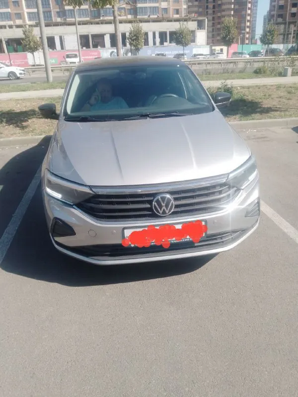 Продам volkswagen polo 1. объем двигателя: 1,6 2. год выпуска: 2020 3. пробег: 148000 4. коробка: автомат 5. привод: передний 6. бензин+газ 7. цена 1 500 000₽ 8. территориально г. донецк 9. резина: летняя, зимняя подробности по телефону +7(949)346-67-52 📲 tg: ирина 📞 звоните: +7(949)3466752 - фотография - 2
