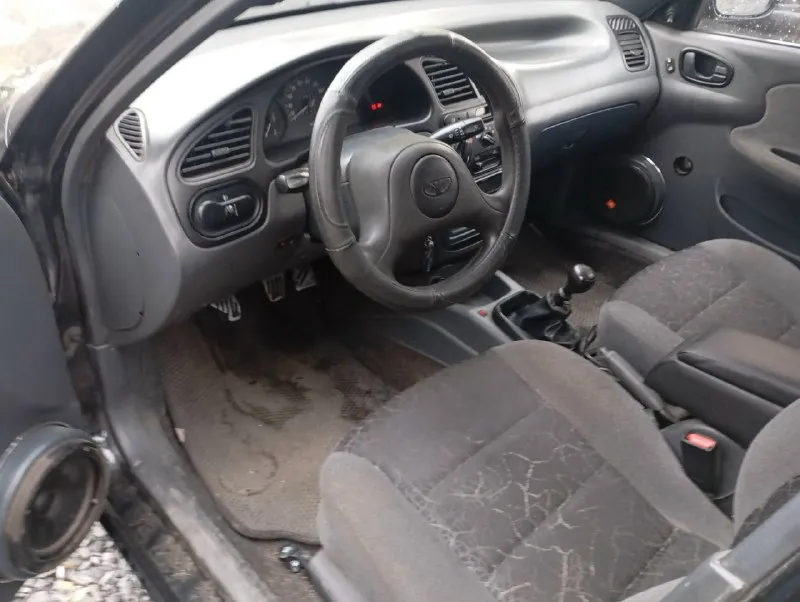 В продаже daewoo ланос мотор 1.4 не дымит, не троит. кольца, клапана, маслосъёмные и т. д новые. желательно сделать регулировку клапанов, если успею, сделаю. коробка стоит с ланоса 1.5. так что проблем как на сенсе с ней нет. работает четко. газ евро 2 впишется в тех паспорт при переоформлении. по кузову есть косяки по низам, но без сквозной гнили. варить не нужно. резина отличная установлена хорошая музыка + шумка всех дверей. по документам постоянный днр, связь с хозяином есть. переоформление на рф сразу на вас на постоянный. город донецк, куйбышевский район. цена 200000 +79495623292 с 7:00 до 21:00 📞 звоните: +7(949)5623292 - фотография - 4