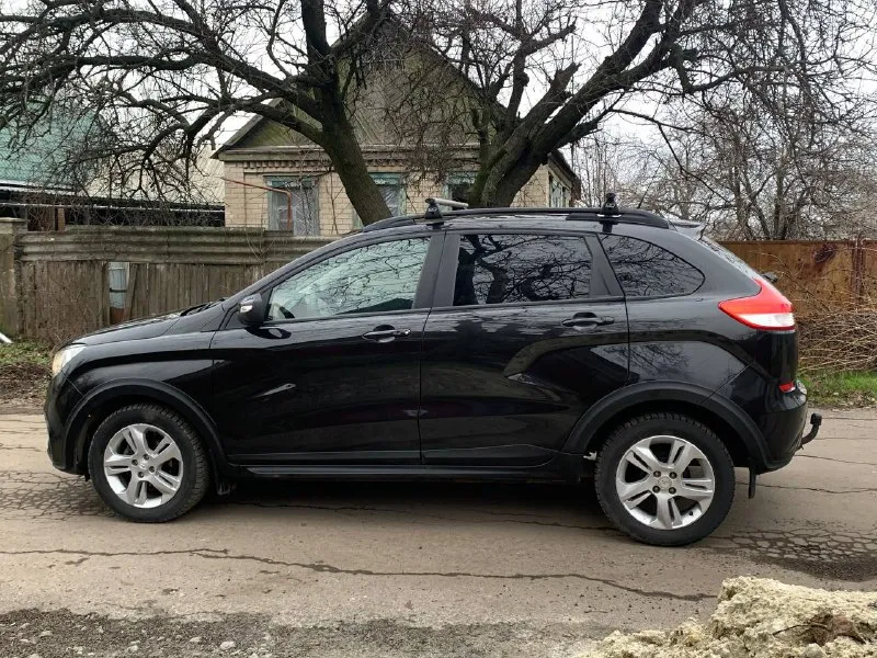 Продам lada x-ray автомобиль 2017г. в отличном состоянии как внешне так и технически. двигатель 1.6 кпп механика. ходовая на твердую пятерку. пробег 173000т по документам я собственник переоформление без проблем, резина зима практически новая. установлено гбо пропан, гбо узаконено вписано в документы, на крышу установлены рейлинги, удобный съемный багажник, установлен быстро-съемный фаркоп, авто в максимально жирной комплектации: кондиционер, abs, esp. подогрев зеркал, заднего стекла и сидений. антиоткат назад(помощь при трогании с бугра) штатная сенсорная магнитола с поддержкой bt и встроенным навигатором, сигнализация starline с рабочим автозапуском, салон с кожаными вставками, электро регулировка зеркал, центральный замок. штатный парктроник. мультируль, автотека вся зеленная скину по запросу. за автомобиль не стыдно, цена данного авто 795.000 тысяч рублей. торг реальному покупателю г. харцызск номера для связи: +7949-521-31-10 +7949-329-65-85 так же на этих номерах есть телеграмм. всем добра👍 - фотография - 6