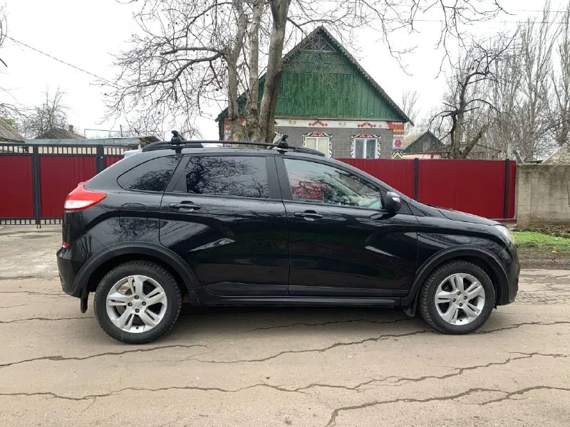 Продам lada x-ray автомобиль 2017г. в отличном состоянии как внешне так и технически. двигатель 1.6 кпп механика. ходовая на твердую пятерку. пробег 173000т по документам я собственник переоформление без проблем, резина зима практически новая. установлено гбо пропан, гбо узаконено вписано в документы, на крышу установлены рейлинги, удобный съемный багажник, установлен быстро-съемный фаркоп, авто в максимально жирной комплектации: кондиционер, abs, esp. подогрев зеркал, заднего стекла и сидений. антиоткат назад(помощь при трогании с бугра) штатная сенсорная магнитола с поддержкой bt и встроенным навигатором, сигнализация starline с рабочим автозапуском, салон с кожаными вставками, электро регулировка зеркал, центральный замок. штатный парктроник. мультируль, автотека вся зеленная скину по запросу. за автомобиль не стыдно, цена данного авто 795.000 тысяч рублей. торг реальному покупателю г. харцызск номера для связи: +7949-521-31-10 +7949-329-65-85 так же на этих номерах есть телеграмм. всем добра👍 - фотография - 7