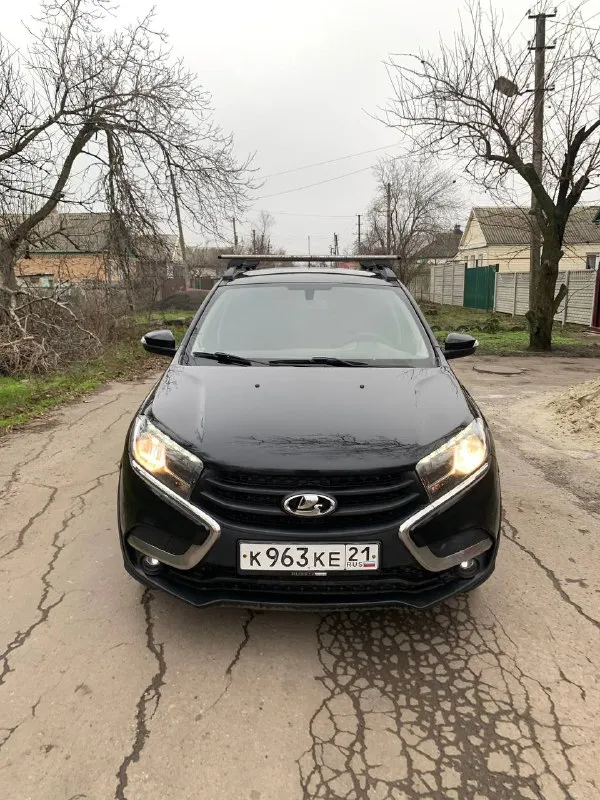 Продам ваз x-ray автомобиль 2017г. в отличном состоянии как внешне так и технически. двигатель 1.6 кпп механика. ходовая на твердую пятерку. пробег 173000т по документам я собственник переоформление без проблем, резина зима практически новая. установлено пропан, узаконено вписано в документы, на крышу установлены рейлинги, удобный съемный багажник, установлен быстро-съемный фаркоп, авто в максимально жирной комплектации: кондиционер, abs, esp. подогрев зеркал, заднего стекла и сидений. антиоткат назад(помощь при трогании с бугра) штатная сенсорная магнитола с поддержкой bt и встроенным навигатором, сигнализация starline с рабочим автозапуском, салон с кожаными вставками, электро регулировка зеркал, центральный замок. штатный парктроник. мультируль, автотека вся зеленная скину по запросу. за автомобиль не стыдно, цена данного авто 795.000 тысяч рублей. торг реальному покупателю г. харцызск номера для связи: +7949- 📲 tg: bogdan v. 📞 звоните: +7(949)5213110 - фотография - 2