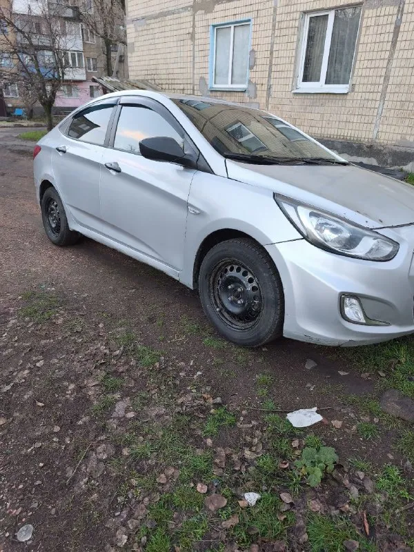 Продам hyunday solaris 2013 год 1.4 механика авто в нормальном состояние пробег 267.957родной двигат... - фотография