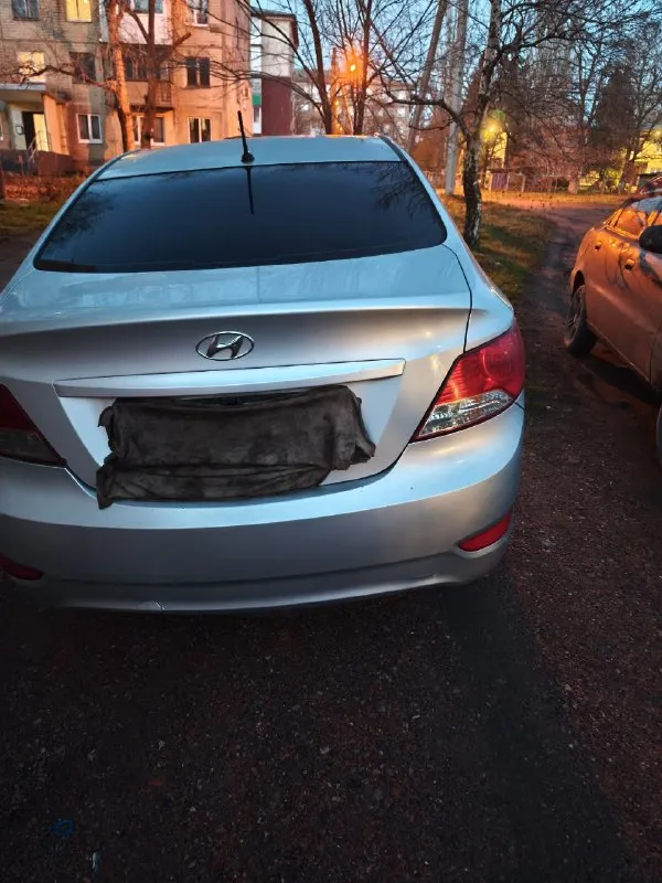 Продам hyunday solaris 2013 год 1.4 механика авто в нормальном состояние пробег 267.957родной двигатель коробка ходовая в порядке подогрев сидений кондиционер документы в полном порядке цена 500.000руб. +79493245430 донецк - фотография - 3