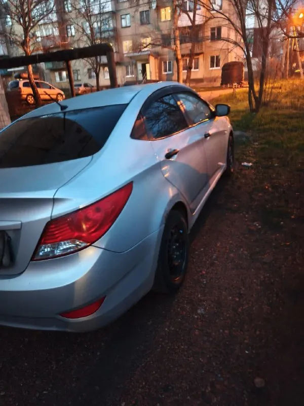 Продам hyunday solaris 2013 год 1.4 механика авто в нормальном состояние пробег 267.957родной двигатель коробка ходовая в порядке подогрев сидений кондиционер документы в полном порядке цена 500.000руб. +79493245430 донецк - фотография - 4