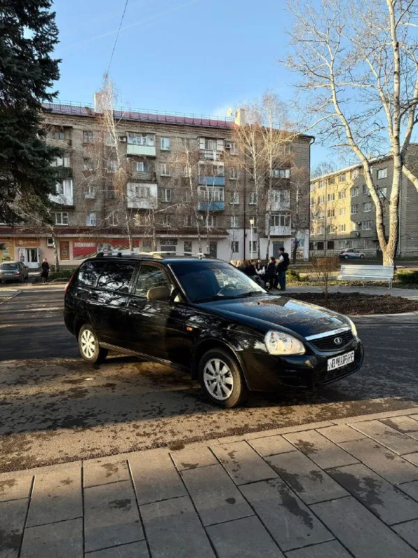 Продам приора 2 поколения 2014 года в отличном состоянии! автомобиль полностью обслужен: двигатель,... - фотография