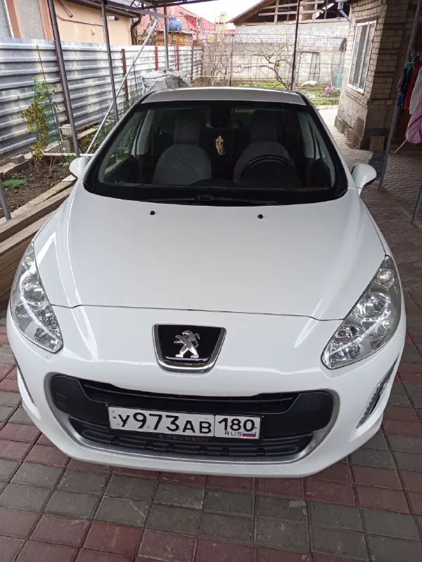 Продам peugeot 308, в хорошем состоянии. 2013 год, мотор 1.6 механическая коробка. по кузову без гни... - фотография