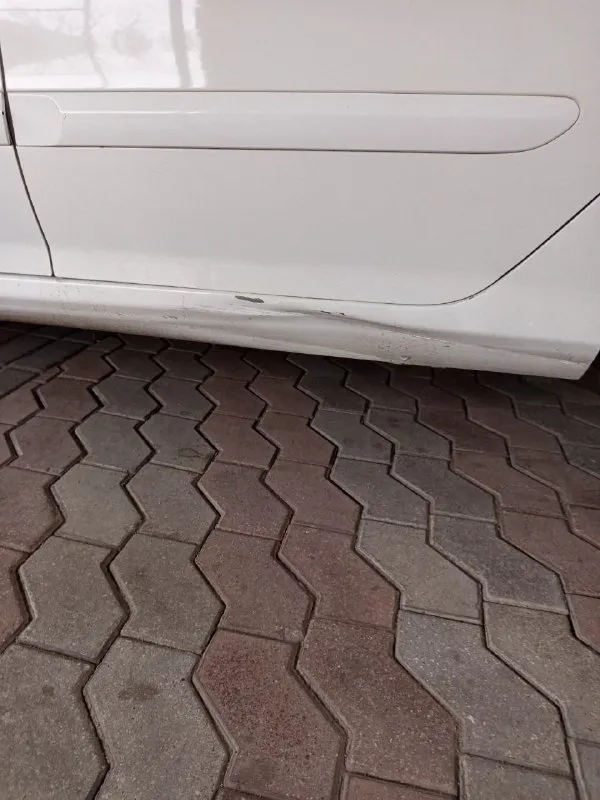 Продам peugeot 308, в хорошем состоянии. 2013 год, мотор 1.6 механическая коробка. по кузову без гнили рыжиков. есть нюанс один по порогу на фото будет видно. остальное по кузову в идеале. с коробкой тоже в отлично состоянии. машинка ухоженная. все вопросы по телефону +79497531147 цена 660 000₽ 📲 tg: @antoch_artur 📞 звоните: +7(949)7531147 - фотография - 7