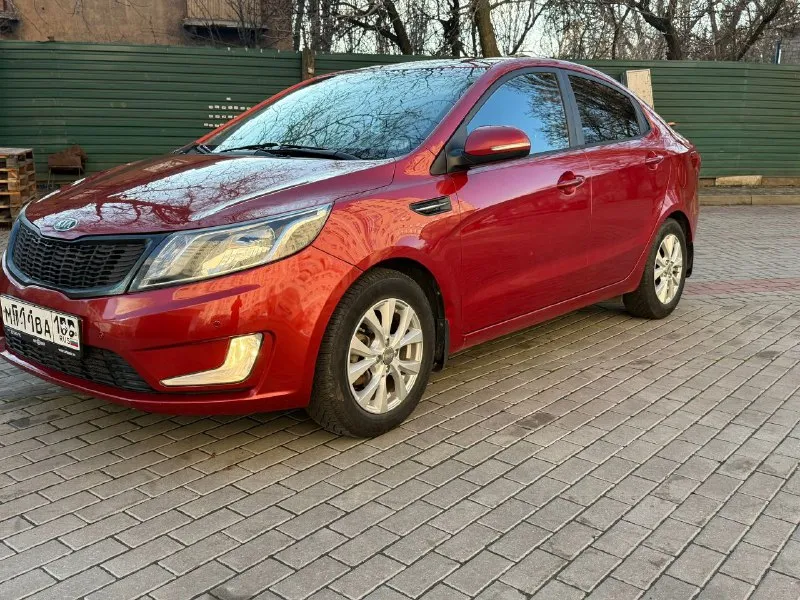 Продам kia rio 1.6 at 2013 года в донецке. Максимальная комплектация

— Пробег 140 тыс. Км
— Все заводские герметики на месте
—Регулярное то
— Птс 3 хозяина, два ключа.
— Зимняя резина новая continental
—Машина в отличном состоянии как внешне, так и технически.

✔️Климат контроль
✔️Подогрев сидений
✔️Обогрев руля
✔️Обогрев зоны дворников
✔️Парктроник передний и задний
✔️Aux, usb, mp3
✔️Электро зеркала
—Двигатель работает отлично
Масло в двигателе свежее, и все фильтра, тянет на отлично, масло не расходует, не дымит и не троит.

— Акпп без пинков, замена масла в коробке на 107 000 тыс км.

Ходовая часть в полном порядке, ничего не стучит, не гремит. Тормозная система обслужена

— Салон в отличном состоянии, ничего не затерто, все работает, все включается.

— За машиной очень хорошо следили.

— Полный пакет документов, без штрафов, залогов.
💰💰💰870.000 Руб торг
📞 79493175279 - фотография - 2
