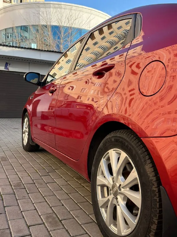Продам kia rio 1.6 at 2013 года в донецке. Максимальная комплектация

— Пробег 140 тыс. Км
— Все заводские герметики на месте
—Регулярное то
— Птс 3 хозяина, два ключа.
— Зимняя резина новая continental
—Машина в отличном состоянии как внешне, так и технически.

✔️Климат контроль
✔️Подогрев сидений
✔️Обогрев руля
✔️Обогрев зоны дворников
✔️Парктроник передний и задний
✔️Aux, usb, mp3
✔️Электро зеркала
—Двигатель работает отлично
Масло в двигателе свежее, и все фильтра, тянет на отлично, масло не расходует, не дымит и не троит.

— Акпп без пинков, замена масла в коробке на 107 000 тыс км.

Ходовая часть в полном порядке, ничего не стучит, не гремит. Тормозная система обслужена

— Салон в отличном состоянии, ничего не затерто, все работает, все включается.

— За машиной очень хорошо следили.

— Полный пакет документов, без штрафов, залогов.
💰💰💰870.000 Руб торг
📞 79493175279 - фотография - 4
