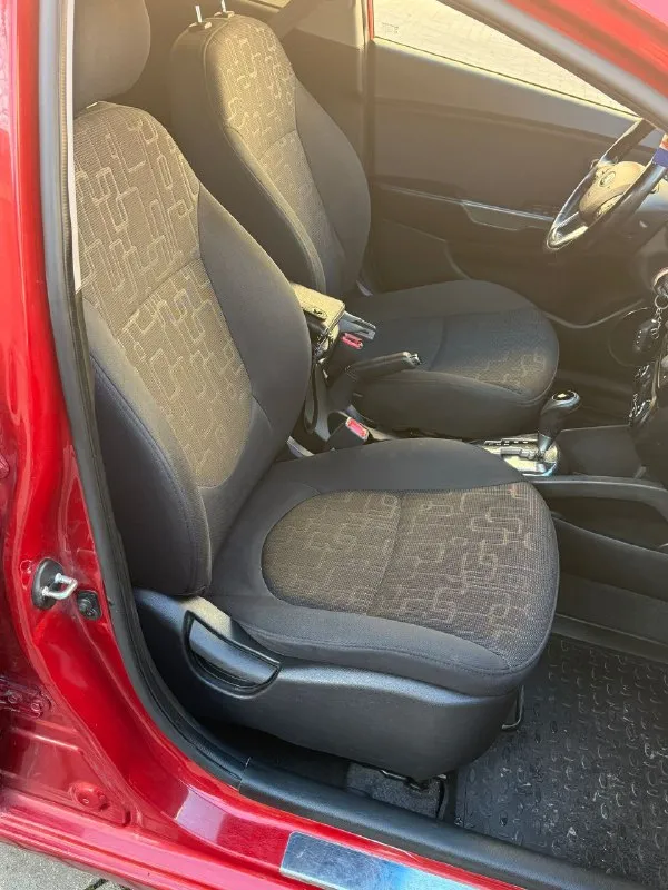 Продам kia rio 1.6 at 2013 года в донецке. Максимальная комплектация

— Пробег 140 тыс. Км
— Все заводские герметики на месте
—Регулярное то
— Птс 3 хозяина, два ключа.
— Зимняя резина новая continental
—Машина в отличном состоянии как внешне, так и технически.

✔️Климат контроль
✔️Подогрев сидений
✔️Обогрев руля
✔️Обогрев зоны дворников
✔️Парктроник передний и задний
✔️Aux, usb, mp3
✔️Электро зеркала
—Двигатель работает отлично
Масло в двигателе свежее, и все фильтра, тянет на отлично, масло не расходует, не дымит и не троит.

— Акпп без пинков, замена масла в коробке на 107 000 тыс км.

Ходовая часть в полном порядке, ничего не стучит, не гремит. Тормозная система обслужена

— Салон в отличном состоянии, ничего не затерто, все работает, все включается.

— За машиной очень хорошо следили.

— Полный пакет документов, без штрафов, залогов.
💰💰💰870.000 Руб торг
📞 79493175279 - фотография - 8
