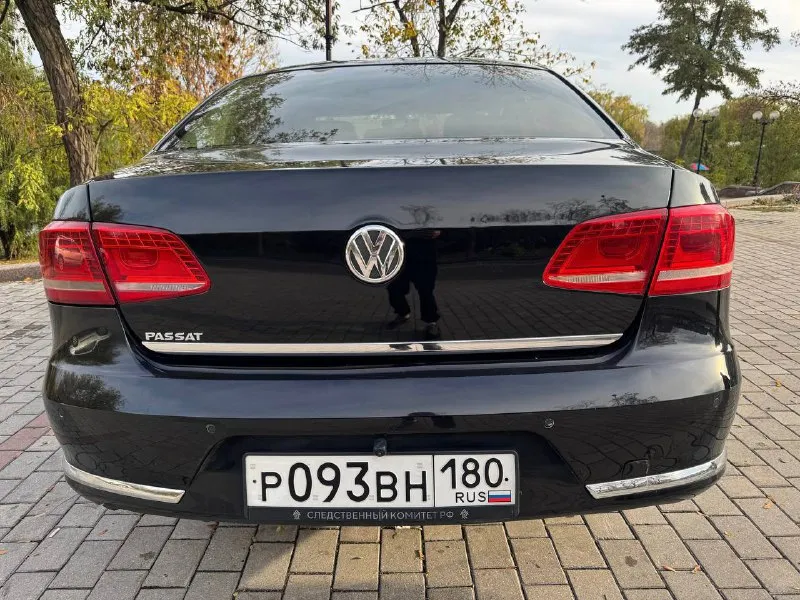 Продам volkswagen passat b7 автомобиль в идеальном состоянии! 2012 г. 1.8 (152 л. с) комплектация «comfortline» имеется 2-х зонный климат контроль, мульти руль, датчики парковки, так же есть датчик света, передние и задние электростеклоподъемники, подогрев сидений, обогрев зеркал, и обогрев лобового стекла, кожаный руль, бортовой компьютер. задний и передний парктроник. присутствует система антиблокировки тормозов, а так же система экстренного торможения. освещение адаптивное, фары противотуманные. коробка, двигатель, ходовка работают без нареканий. резина зимняя, протектор хороший. пробег 185т. родной не скручен. два владельца по птс. переоформление без проблем. возможен обмен ! цена 1.130 +79493388940 - фотография - 4