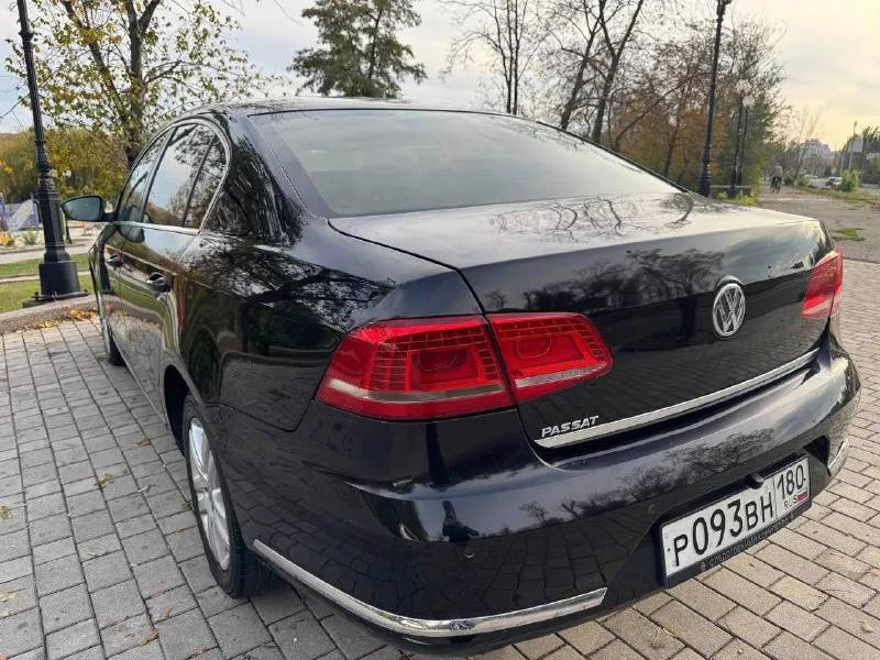 Продам volkswagen passat b7 автомобиль в идеальном состоянии! 2012 г. 1.8 (152 л. с) комплектация «comfortline» имеется 2-х зонный климат контроль, мульти руль, датчики парковки, так же есть датчик света, передние и задние электростеклоподъемники, подогрев сидений, обогрев зеркал, и обогрев лобового стекла, кожаный руль, бортовой компьютер. задний и передний парктроник. присутствует система антиблокировки тормозов, а так же система экстренного торможения. освещение адаптивное, фары противотуманные. коробка, двигатель, ходовка работают без нареканий. резина зимняя, протектор хороший. пробег 185т. родной не скручен. два владельца по птс. переоформление без проблем. возможен обмен ! цена 1.130 +79493388940 - фотография - 6