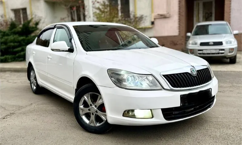 🔥🔥🔥🧨🧨🧨🔥🔥🔥 *цена.630.000рублей* такая цена только сегодня. skoda octavia a5 рейсталинг 2012г. 1.6 mpi механика. родной пробег 250тыс. км. 2хозяина. авто в очень хорошем состоянии вложений не требует не каких. кузов без гнили и ржавчины выглядит красиво как на фото так и в живую. работают отлично не дымит не троит тянет хорошо. самый лучший и надежный мотор в линейке. ходовая без посторонних звуков все в полном порядке. коробка отлично работает. масла фильтра только поменял ещо даже 100км не проехали. салон чистый. богатая комплектация. кондиционер, гур, датчики света и дождя, подогрев сидений и зеркал,4эл. стеклоподьмника, эл. зеркала, подушки безопасности, парк-троик. установлена магнитола на android системе. литые диски. лед фары в ближнем и туманках, тонеровка. в серьезных дтп не была. документы в полном порядке.2собственика, птс оригинал, любое переоформление хоть по дкп хоть через мрео. осмотр донецк +79498582203 он же и телеграмм 📲 tg: vvv 📞 звоните: +7(949)8582203 - фотография - 2