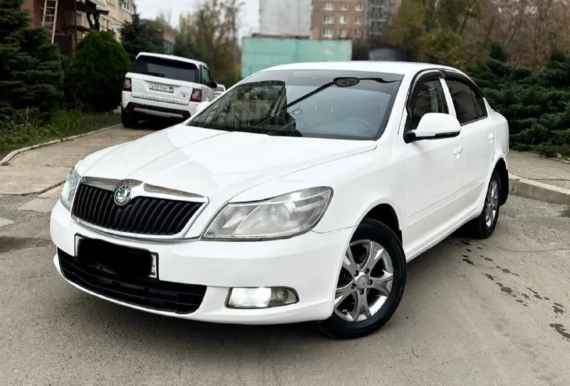 🔥🔥🔥🧨🧨🧨🔥🔥🔥 *цена.630.000рублей* такая цена только сегодня. skoda octavia a5 рейсталинг 2012г. 1.6 mpi механика. родной пробег 250тыс. км. 2хозяина. авто в очень хорошем состоянии вложений не требует не каких. кузов без гнили и ржавчины выглядит красиво как на фото так и в живую. работают отлично не дымит не троит тянет хорошо. самый лучший и надежный мотор в линейке. ходовая без посторонних звуков все в полном порядке. коробка отлично работает. масла фильтра только поменял ещо даже 100км не проехали. салон чистый. богатая комплектация. кондиционер, гур, датчики света и дождя, подогрев сидений и зеркал,4эл. стеклоподьмника, эл. зеркала, подушки безопасности, парк-троик. установлена магнитола на android системе. литые диски. лед фары в ближнем и туманках, тонеровка. в серьезных дтп не была. документы в полном порядке.2собственика, птс оригинал, любое переоформление хоть по дкп хоть через мрео. осмотр донецк +79498582203 он же и телеграмм 📲 tg: vvv 📞 звоните: +7(949)8582203 - фотография - 3
