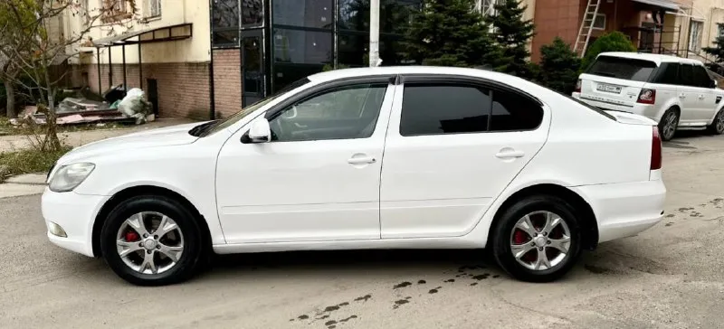 🔥🔥🔥🧨🧨🧨🔥🔥🔥 *цена.630.000рублей* такая цена только сегодня. skoda octavia a5 рейсталинг 2012г. 1.6 mpi механика. родной пробег 250тыс. км. 2хозяина. авто в очень хорошем состоянии вложений не требует не каких. кузов без гнили и ржавчины выглядит красиво как на фото так и в живую. работают отлично не дымит не троит тянет хорошо. самый лучший и надежный мотор в линейке. ходовая без посторонних звуков все в полном порядке. коробка отлично работает. масла фильтра только поменял ещо даже 100км не проехали. салон чистый. богатая комплектация. кондиционер, гур, датчики света и дождя, подогрев сидений и зеркал,4эл. стеклоподьмника, эл. зеркала, подушки безопасности, парк-троик. установлена магнитола на android системе. литые диски. лед фары в ближнем и туманках, тонеровка. в серьезных дтп не была. документы в полном порядке.2собственика, птс оригинал, любое переоформление хоть по дкп хоть через мрео. осмотр донецк +79498582203 он же и телеграмм 📲 tg: vvv 📞 звоните: +7(949)8582203 - фотография - 6